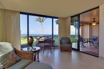 Lahaina Condo w/ Patio, Ocean Views & Pool Access!