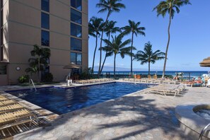 Mahana at Kaanapali Community Pool