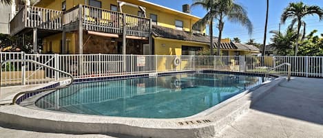 Bellair Beach Vacation Rental | 3BR | 2BA | 1,000 Sq Ft | Step-Free Access