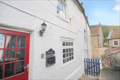 Anchor Cottage: Stunning sea views in the heart of Staithes! 