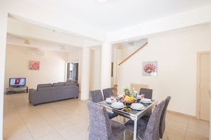 Open-Plan ground floor living room, kitchen and dining area