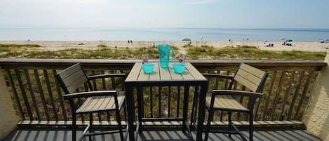 Enjoy a cold beverage while gazing out at the Gulf of Mexico! 