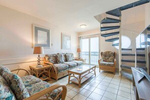 Book your island getaway, and live your best life at our adorable Bahia Mar beachfront hideaway!