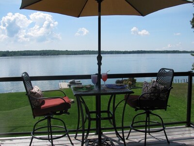 Beautiful quiet waterfront ladies or couples retreat.