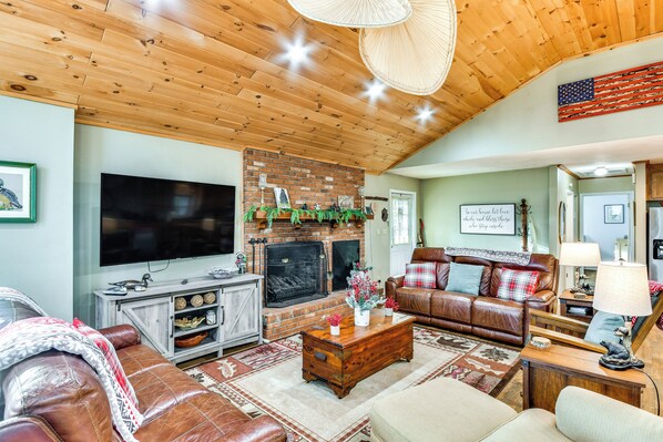 Newland Vacation Rental | 5BR | 3BA | 2,000 Sq Ft | Stairs Required
