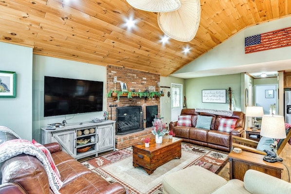Newland Vacation Rental | 5BR | 3BA | 2,000 Sq Ft | Stairs Required