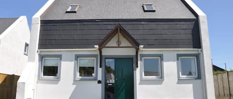 Glenbeg Point Holiday Home, Seaside Holiday Accommodation Available near Courtown and Ardamine 