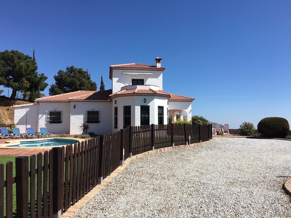 Welcome to 
Dama De La Sierra 