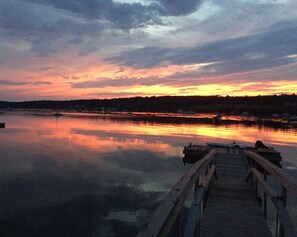 Lovely waterfront cottage on Pemaquid Harbor. Weekly stays Saturday to Saturday.