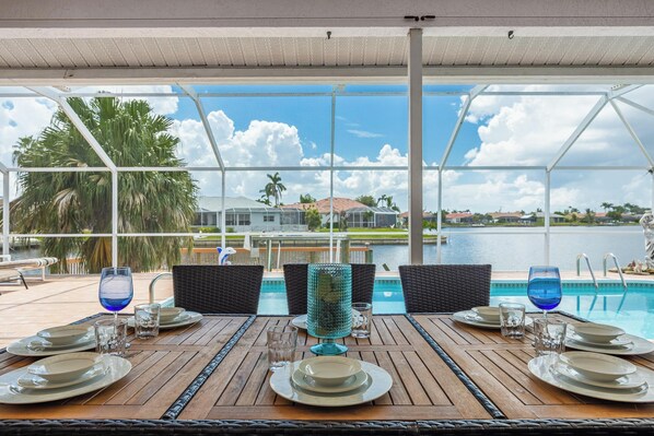 Outdoor dining