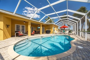 Private saltwater pool vacation rental in Cape Coral, Florida