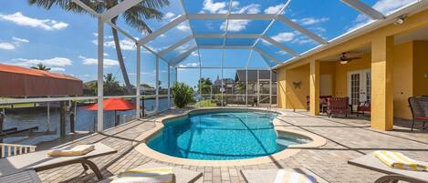 Private saltwater pool vacation rental in Cape Coral, Florida