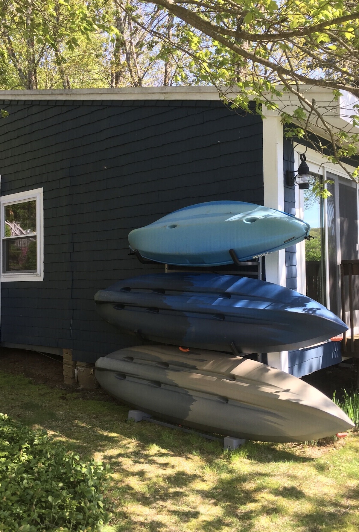 Little Dipper Retreat Lakefront Cottage, Sunsets & Kayaks!