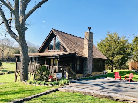 Spring has come to Valley Dream Cabin!
