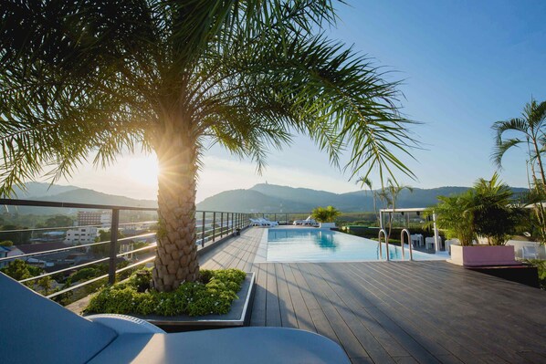 Rooftop pool