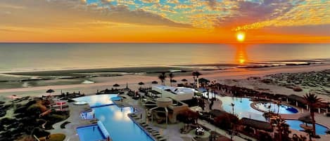 Gorgeous sunset over the Sea of Cortez and from your 7th floor balcony.