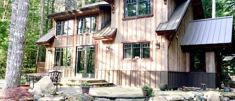 Come stay at The Knotty Lodge, Mt. Baker, Glacier WA, VRBO ski cabin, mountains