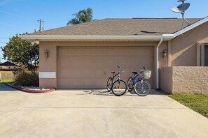 Cape coral vacation rental with bikes