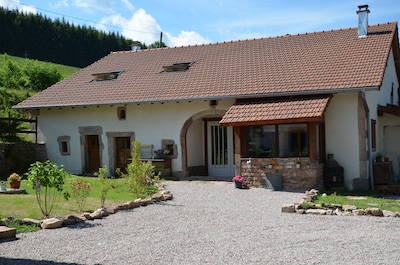 4 * renovated farmhouse for groups and families in the middle of nature