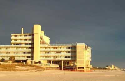 Gulf Front condo PRIVATE JACUZZI BATH and almost a mile of private gated beach.