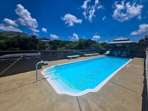 WH4 Pool Hot Tub 