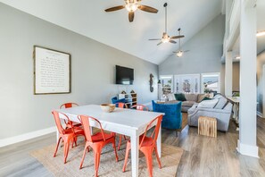Beautiful open floor plan with plenty of natural light