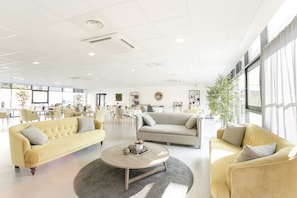 Sittområde i lobbyn