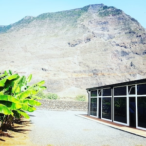 ERSTAUNLICHES GROSSES KÜSTENHAUS AUF EINEM RUHIGEN BIO-BAUERNHOF MIT ERSTAUNLICHEM BERGBLICK!