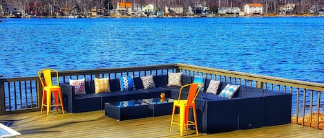 Stunning Seating by Lake