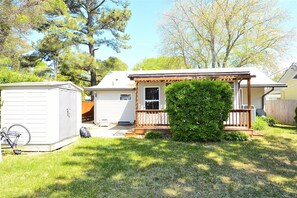 Exterior,Back Elevation,