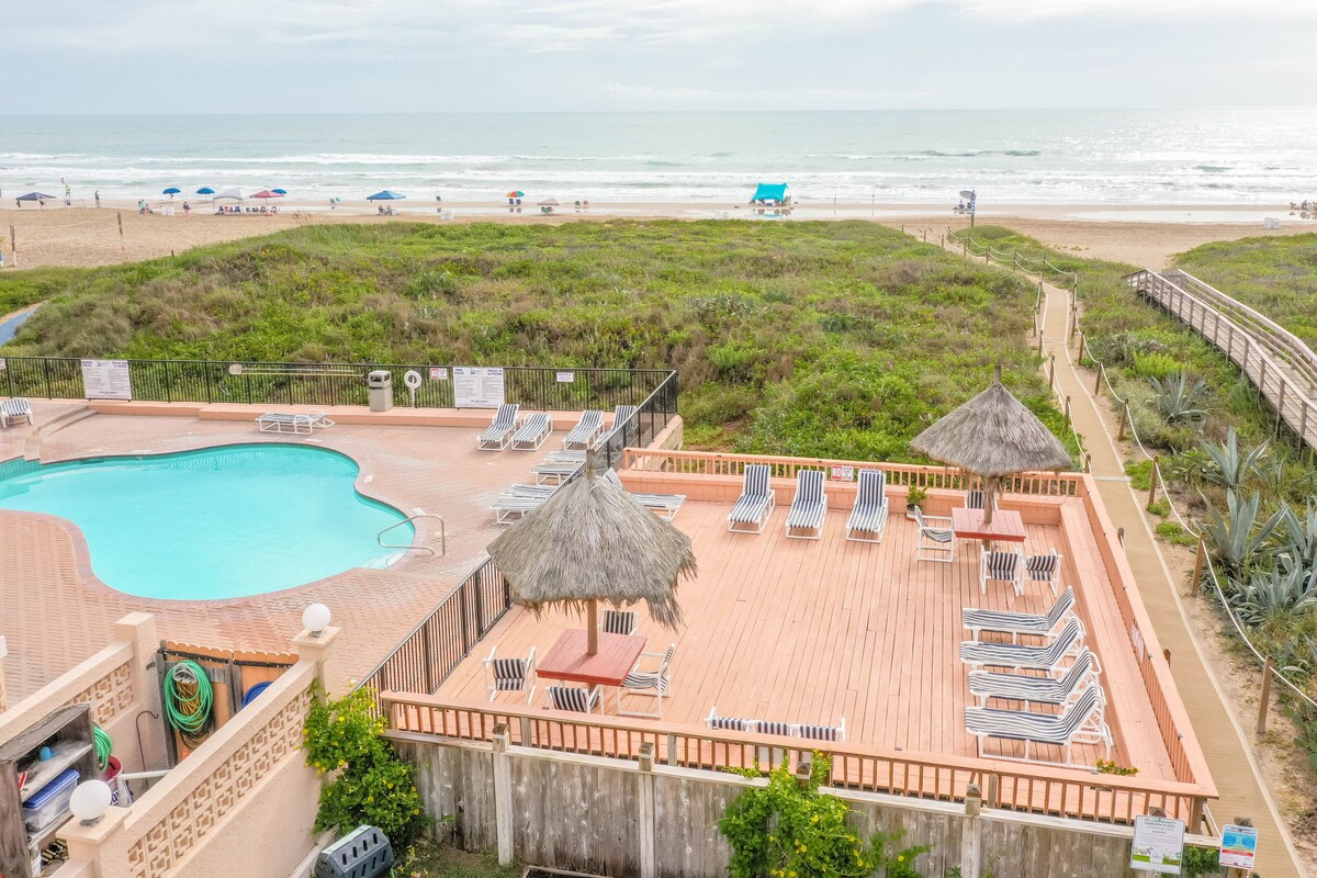 Suntide II 301 – Oceanfront Condo, BBQ’s, Sand Volleyball, Sun Deck, Beachfront Pool & Spa