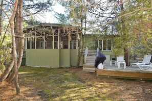 Exterior,Back Elevation,