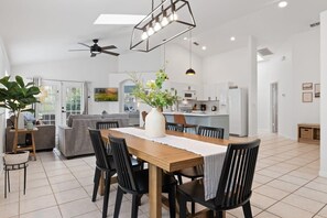 1623OakHillTr-07