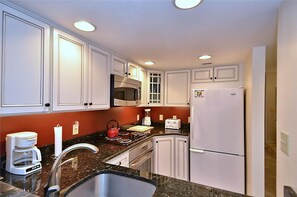 Main Level,Kitchen,