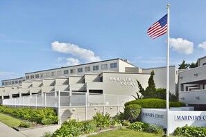 Amenity,Mariner's Court,