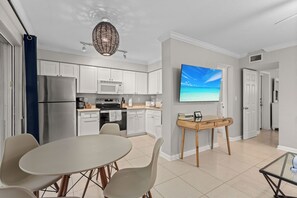 Dining/Kitchen