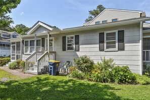 Exterior,Front Elevation,