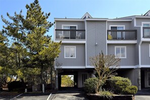 Exterior,Front Elevation,