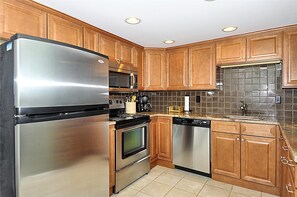Main Level,Kitchen,