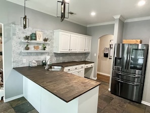 Lots of countertop and cabinet space