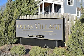 Amenity,Ocean Village Entrance,