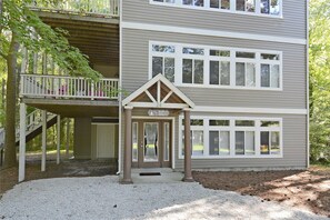 ,24 Bridge Road,