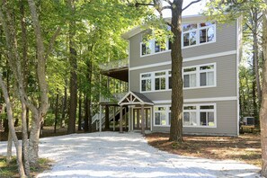 ,Front Elevation,