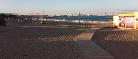 playa a 2 minutos de la casa