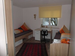 Ferienwohnung-(Kinder-)Schlafzimmer 2