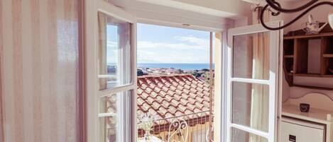 Soggiorno con terrazzo e vista mare SAN VINCENZO CASTEL DEL MARE