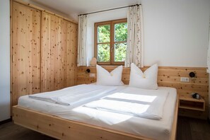 Zirbenholzschlafzimmer für Erholung pur