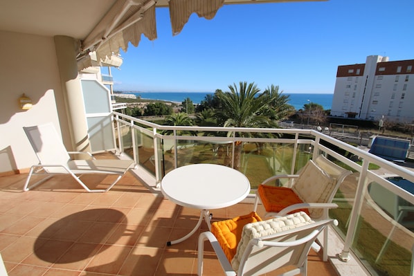 Seaview holiday accommodation in Miami Platja