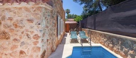 PISCINA PRIVADA/PRIVATE POOL