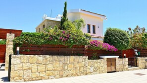 Private entrance of the villa.